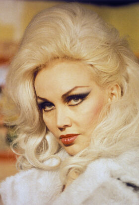 Liz Renay